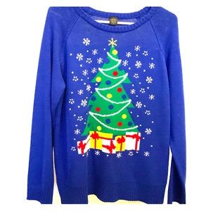 🎅🏼 Christmas sweater- Featured in a Movie🌲